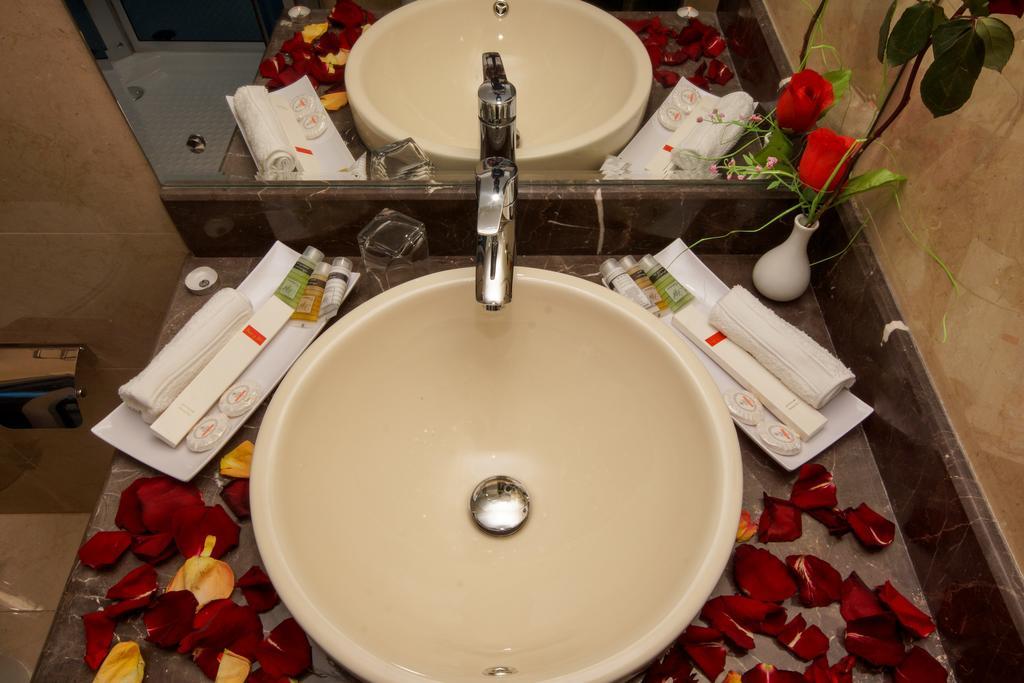 Rose Oasis Hotel Наджран Стая снимка